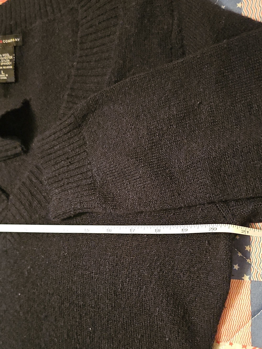 L NY & co black deep v neck Sweater 68% Wool Poly Nylon Spandex - Picture 5 of 6